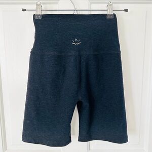 Beyond Yoga Spacedye High Waisted Biker Shorts Darkest Night Size S